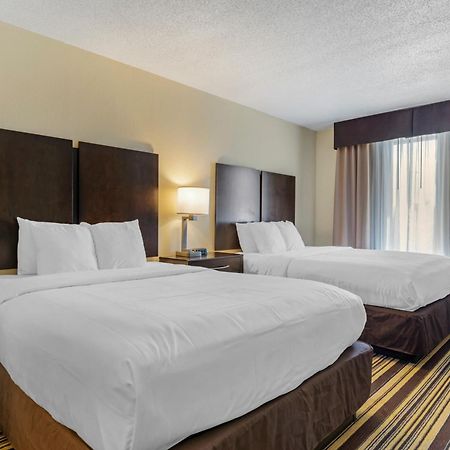 Comfort Inn & Suites Triadelphia Exterior foto