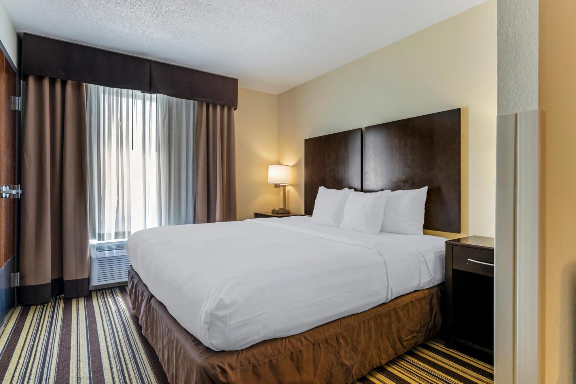 Comfort Inn & Suites Triadelphia Exterior foto